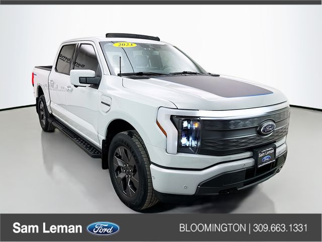 2023 Ford F-150 Lightning Lariat's photo