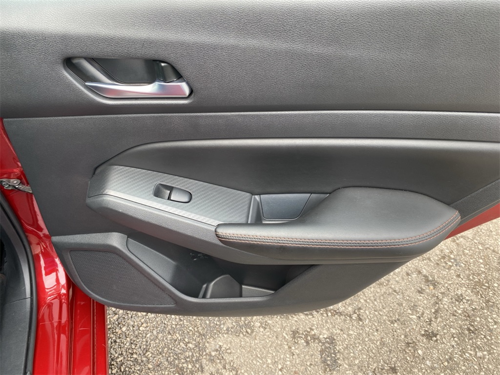 2021 Nissan Altima 2.5 SR photo 27