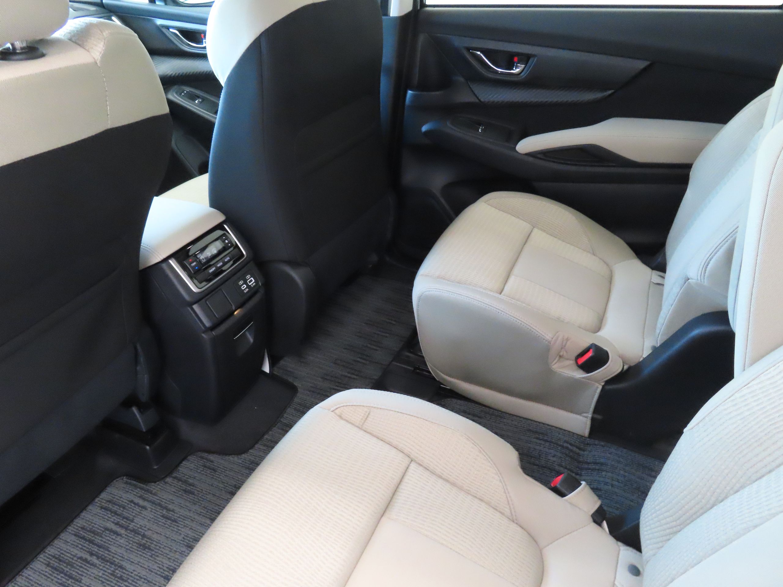 2025 Subaru Ascent Premium photo 20