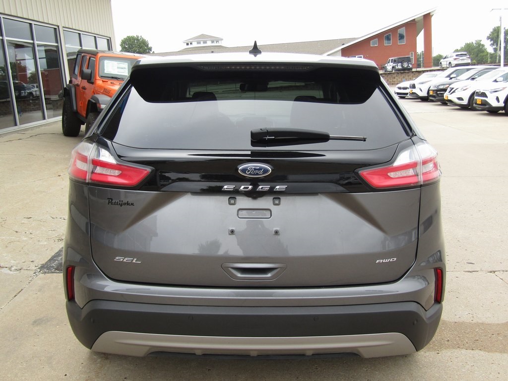 2024 Ford Edge SEL photo 4