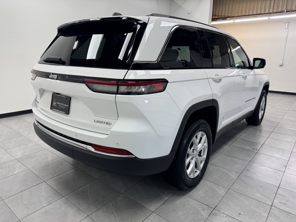 2024 Jeep Grand Cherokee Limited photo 2