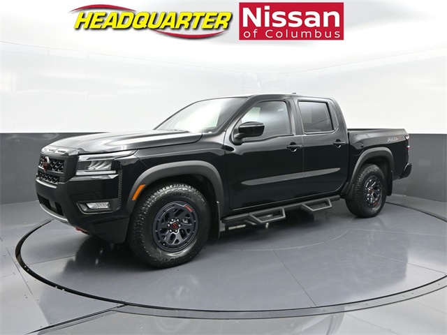 2025 Nissan Frontier PRO-X's photo