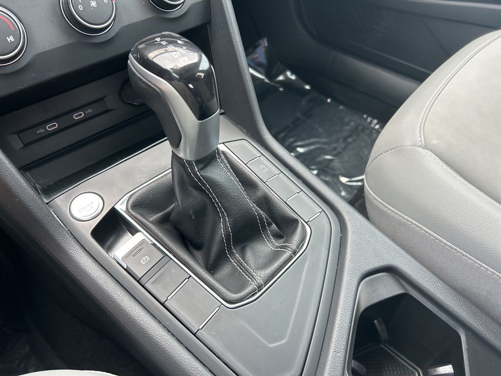 2022 Volkswagen Taos SE photo 25