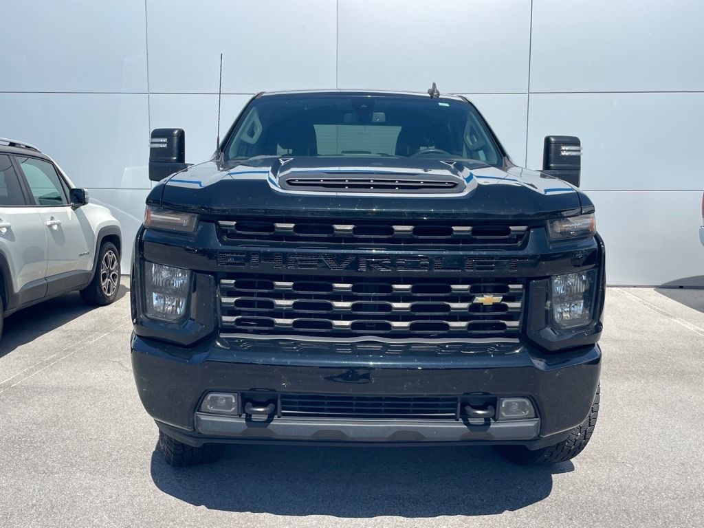 2022 Chevrolet Silverado 2500HD Custom photo 2