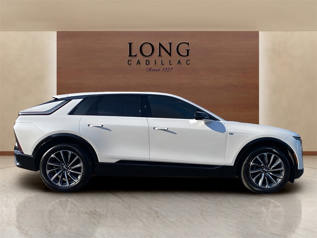 2024 Cadillac Lyriq Sport photo 4