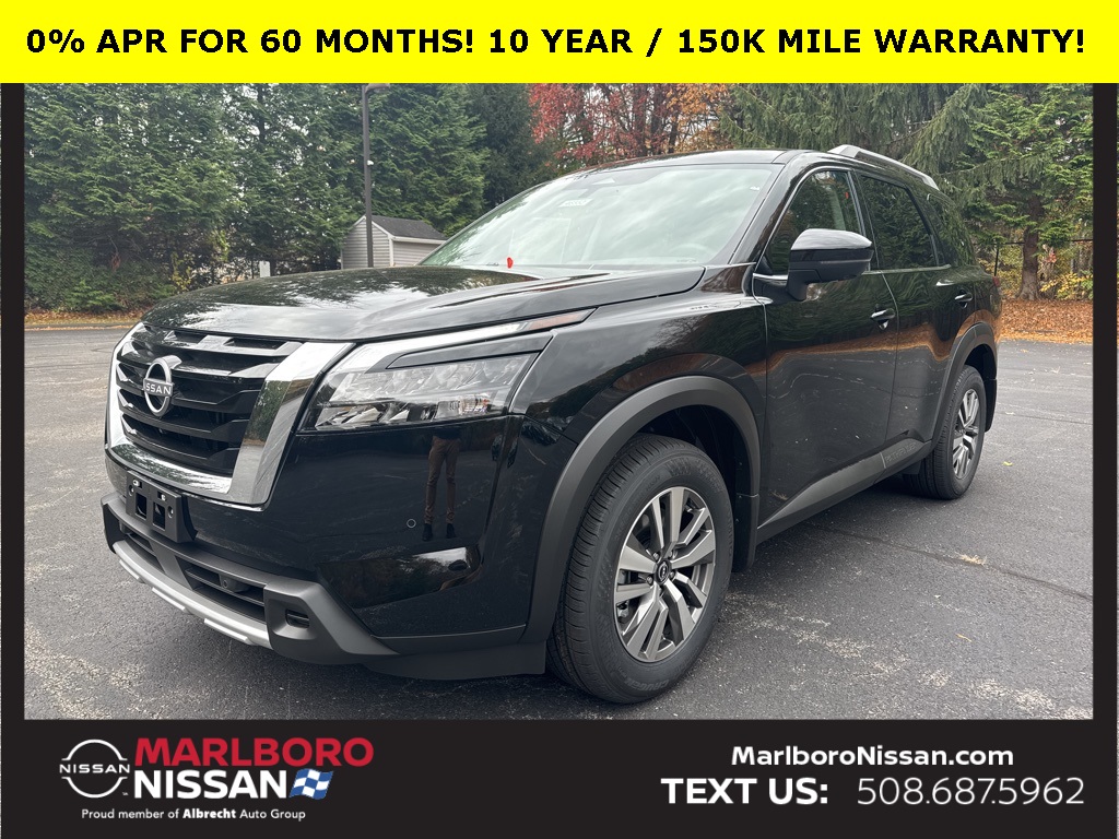 2025 Nissan Pathfinder SL photo 3