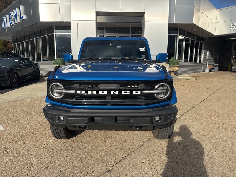 2024 Ford Bronco Outer Banks photo 2
