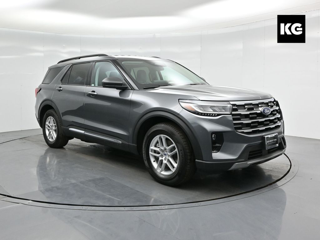2025 Ford Explorer Active's photo