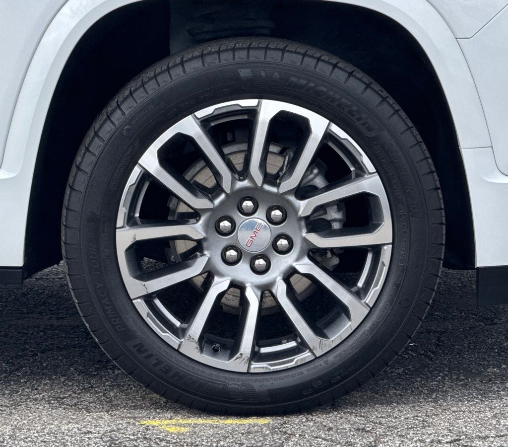 2023 Gmc Acadia Denali photo 2