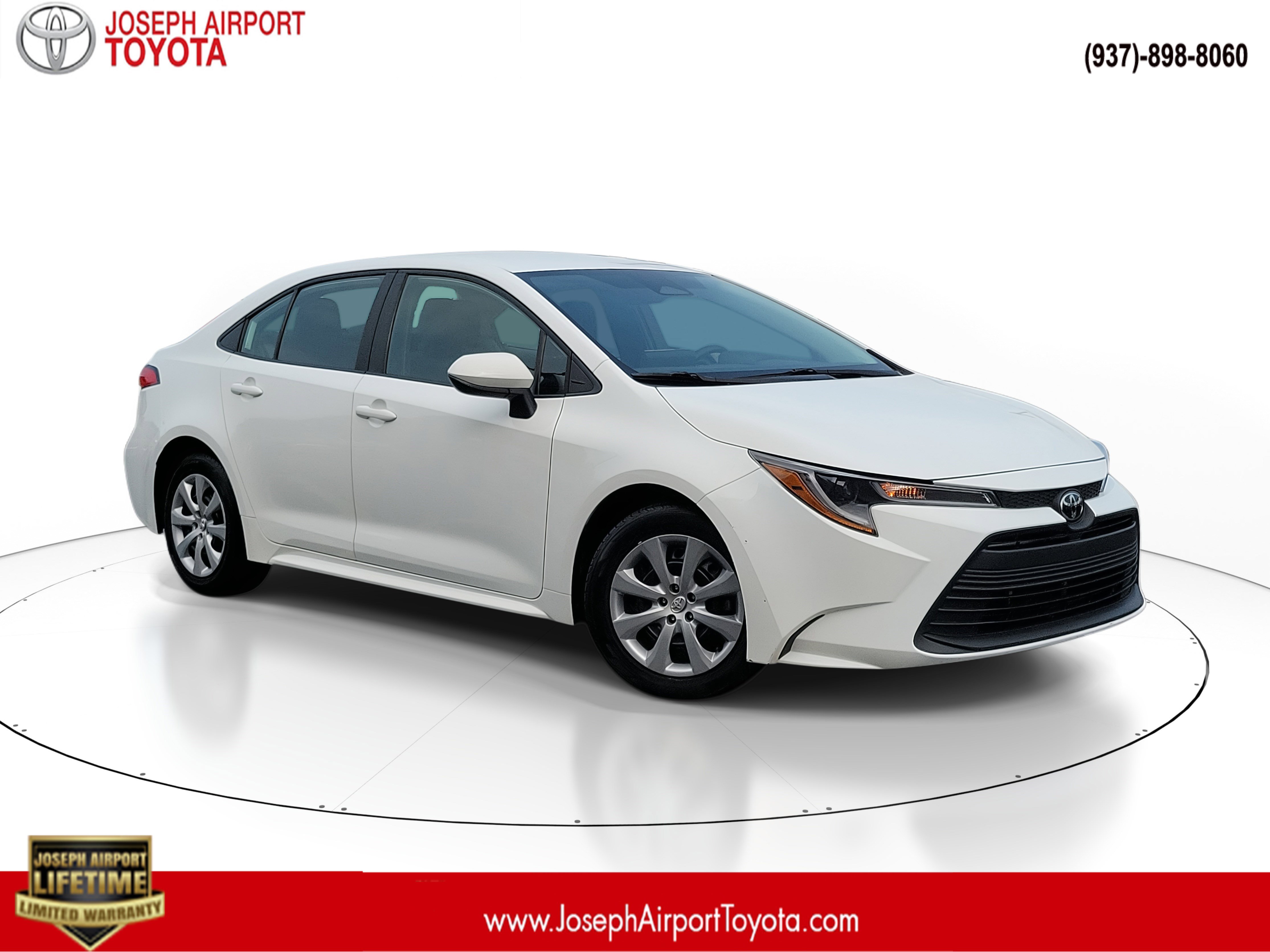 2024 Toyota Corolla LE's photo