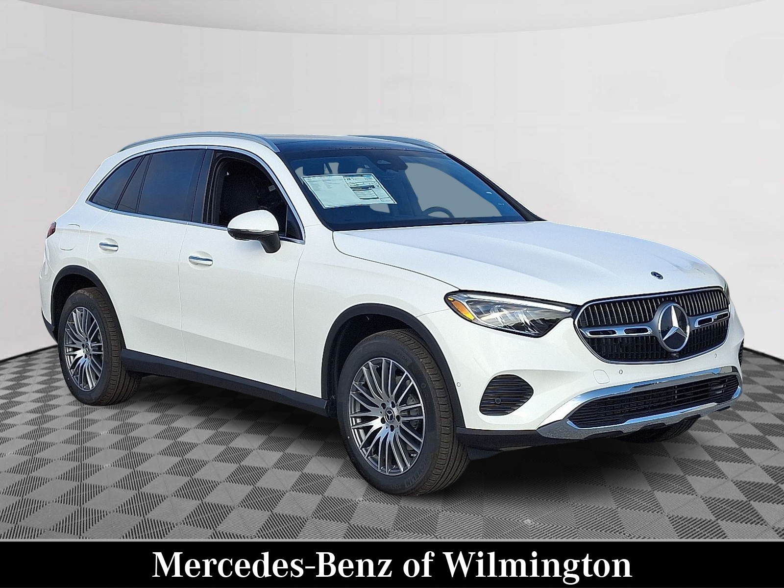 2026 Mercedes-Benz GLC Base's photo