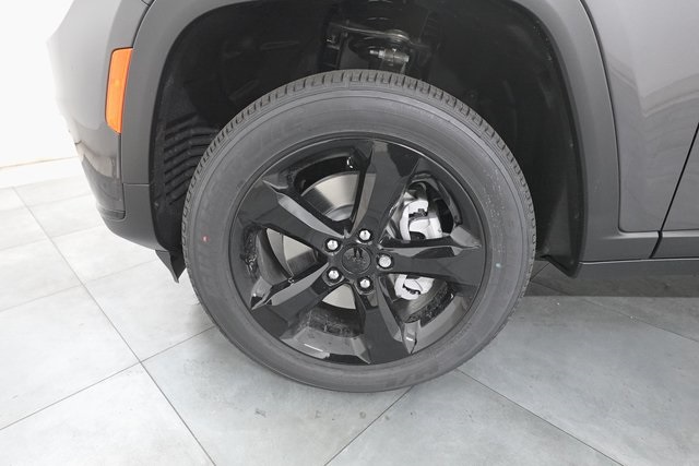 2025 Jeep Grand Cherokee Laredo Altitude photo 29