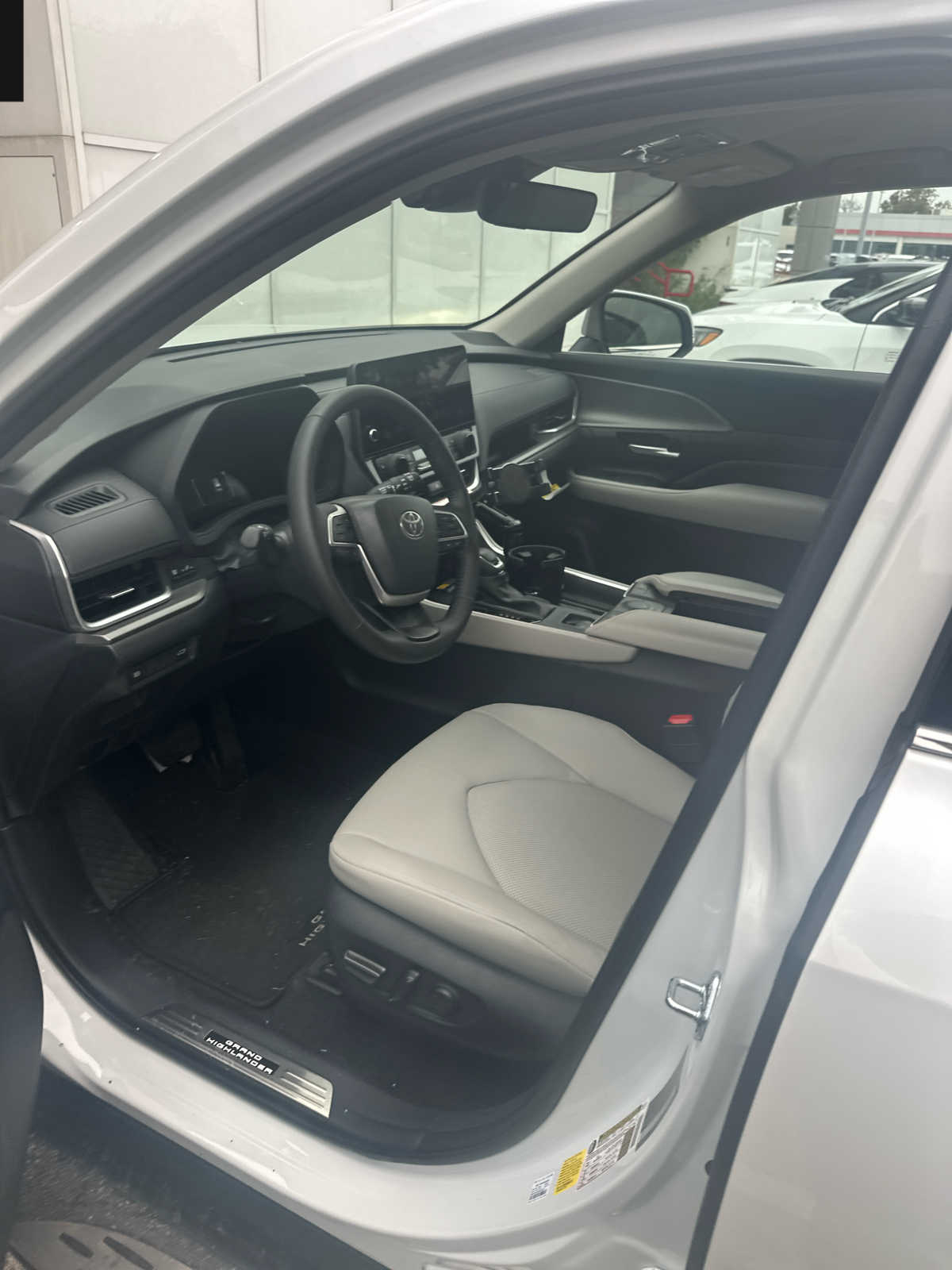 2026 Toyota Grand Highlander XLE's photo