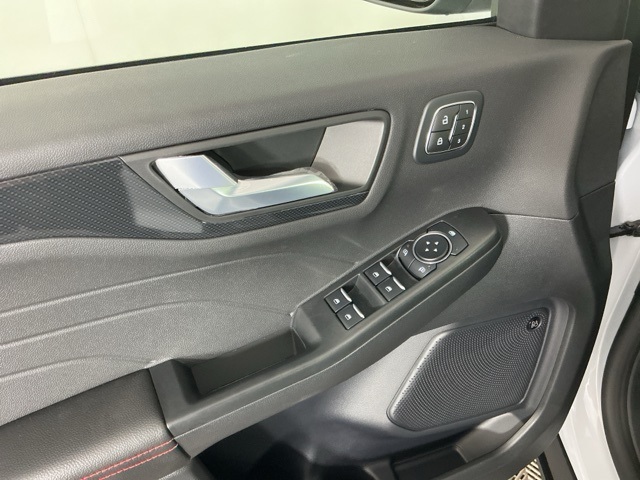 2025 Ford Escape Hybrid ST-Line Select photo 13