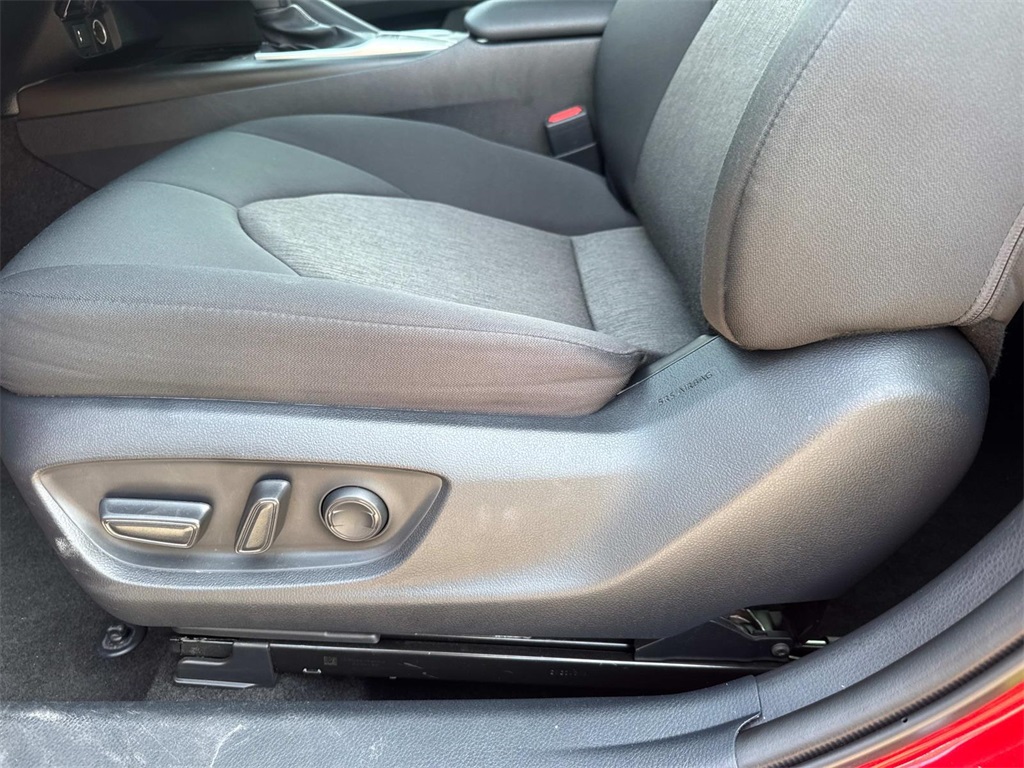 2023 Toyota Camry LE photo 3