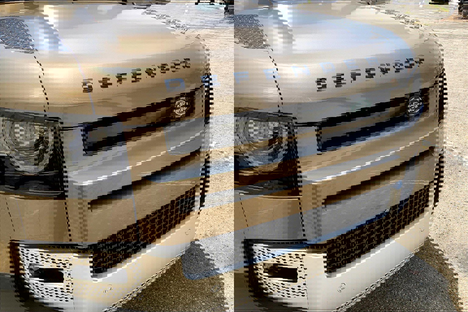 2020 Land Rover Defender SE photo 28