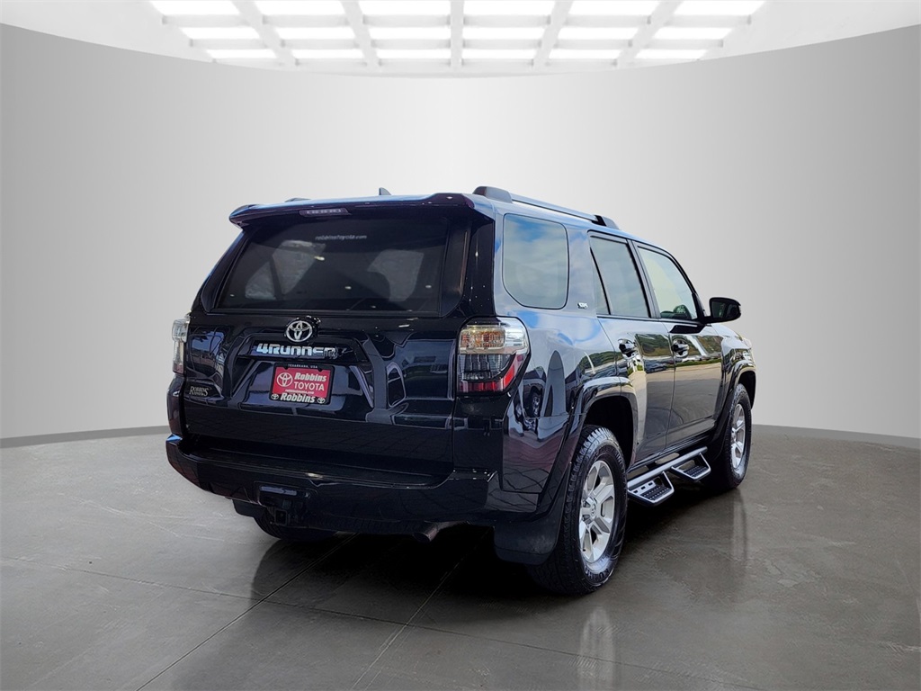 2021 Toyota 4Runner SR5 photo 4