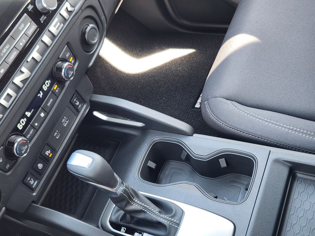 2025 Nissan Frontier Crew Cab SV photo 22