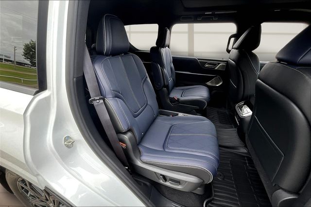 2026 Infiniti QX80 Sensory photo 27