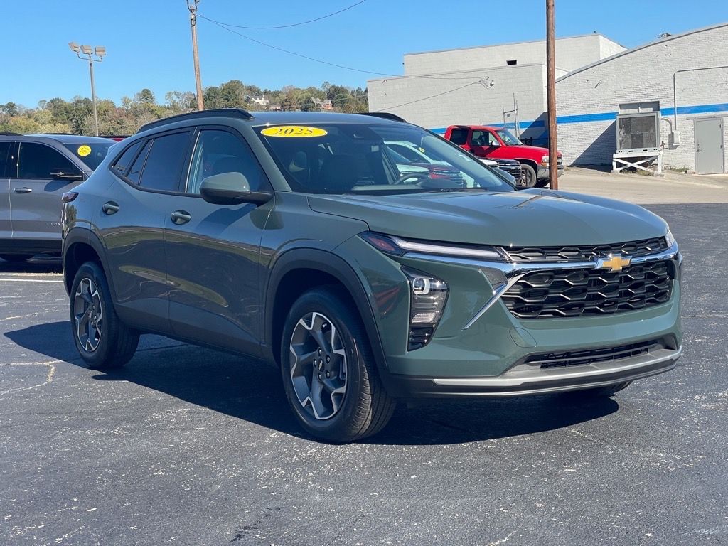 2025 Chevrolet Trax LT