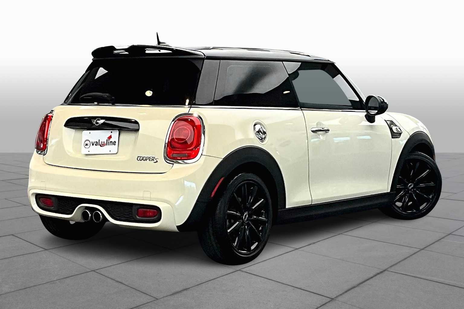 2015 Mini Cooper Hardtop S photo 11