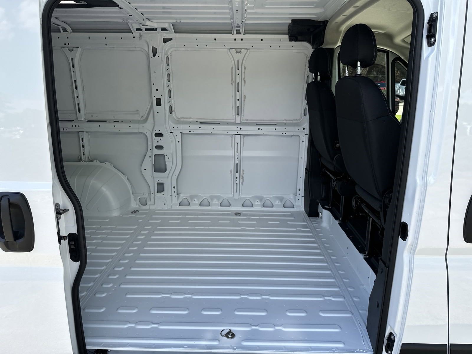 2024 Ram ProMaster 1500 Tradesman photo 15
