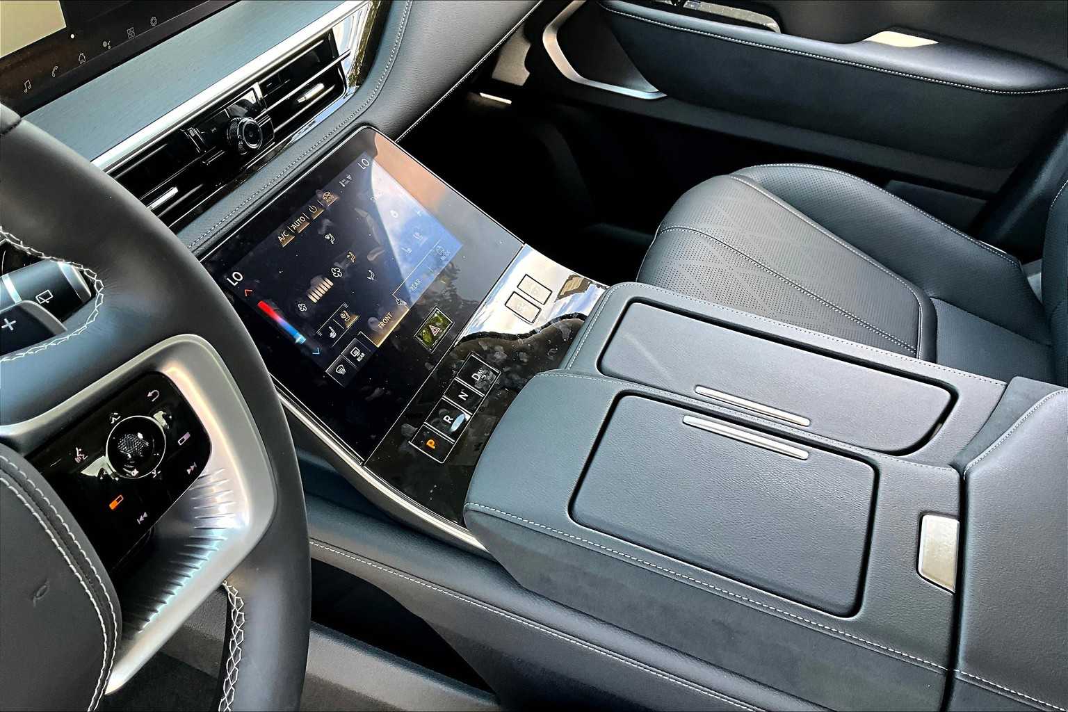 2025 Infiniti QX80 Sensory photo 14