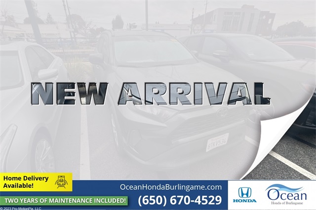 2021 Toyota RAV4 LE's photo