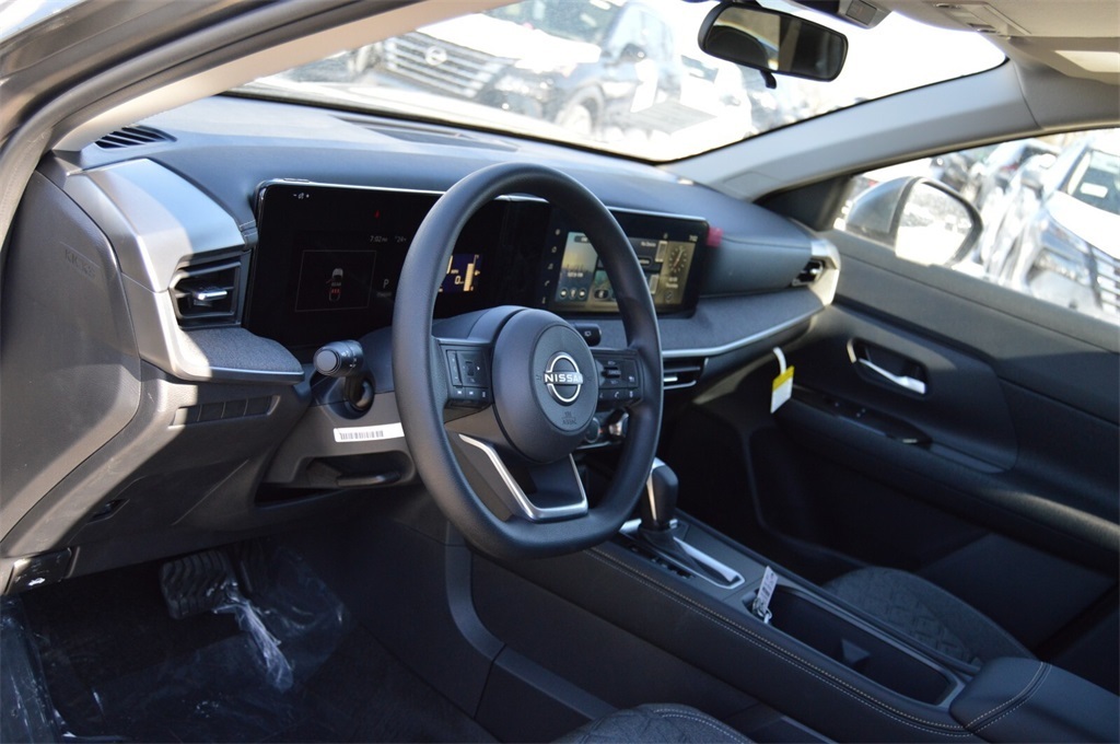2025 Nissan Kicks SV photo 23