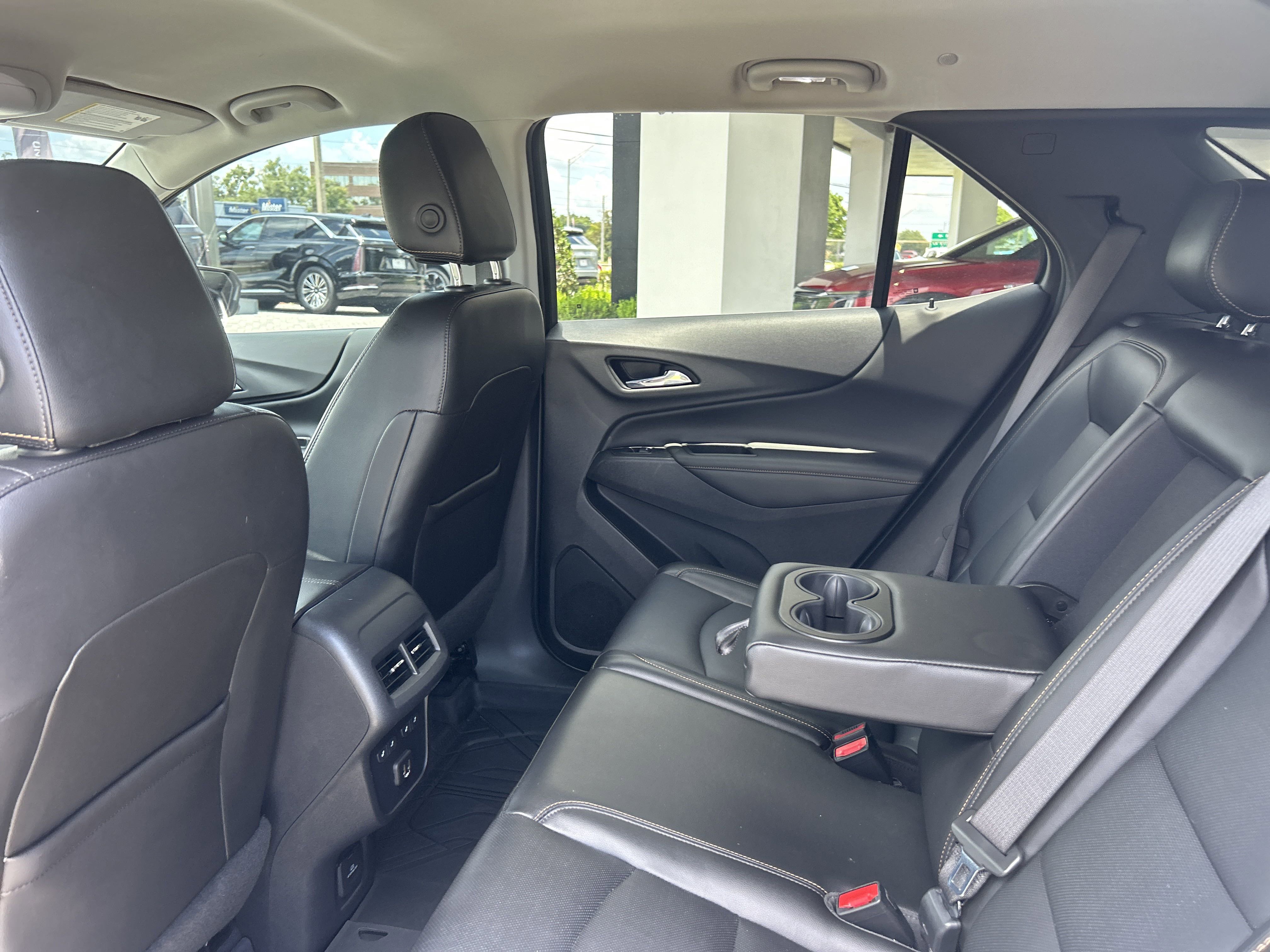 2021 Chevrolet Equinox Premier photo 3