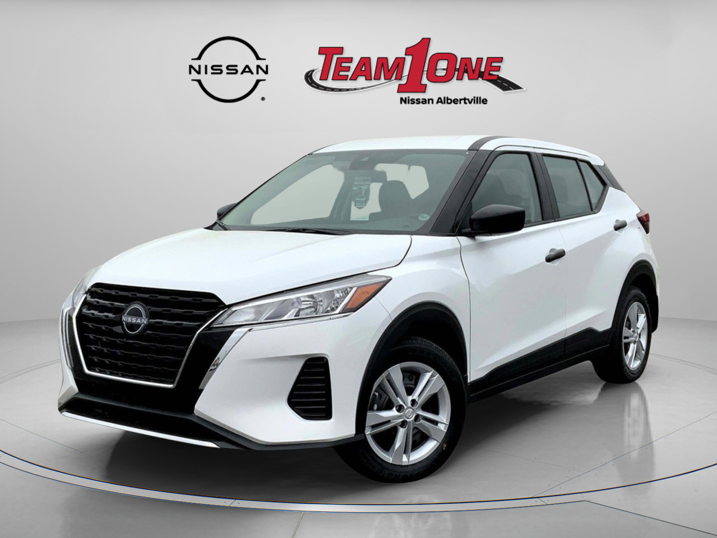 2025 Nissan Kicks Play S photo 2