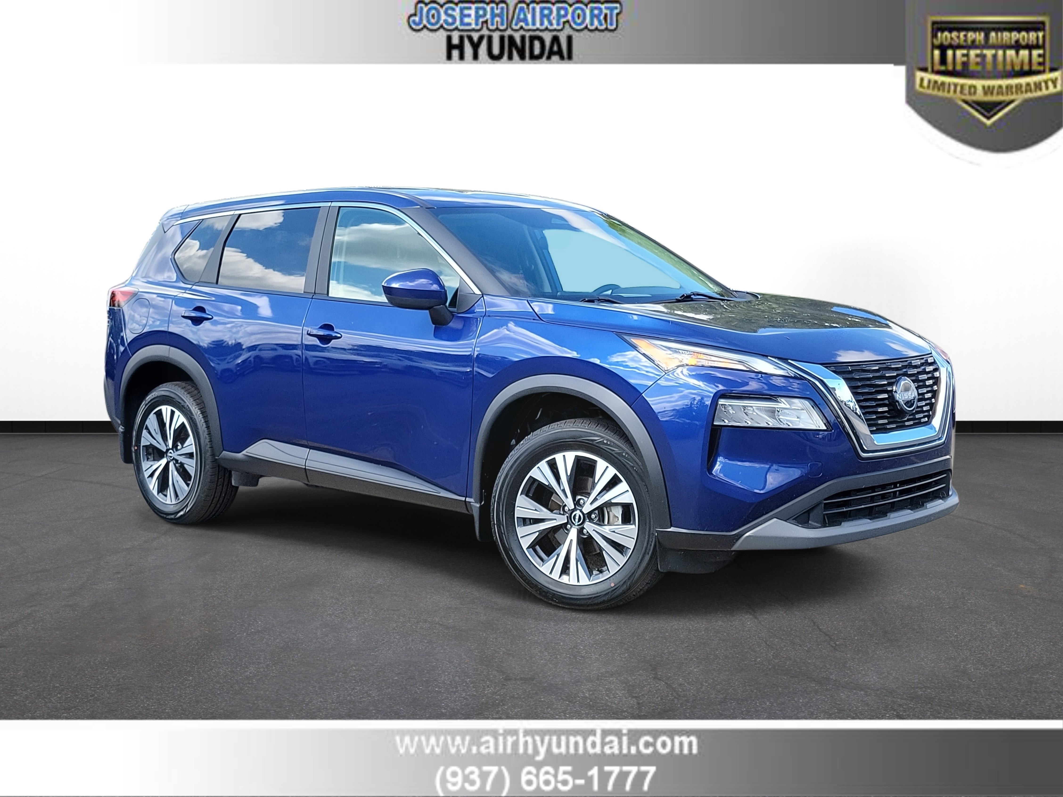 2023 Nissan Rogue SV's photo
