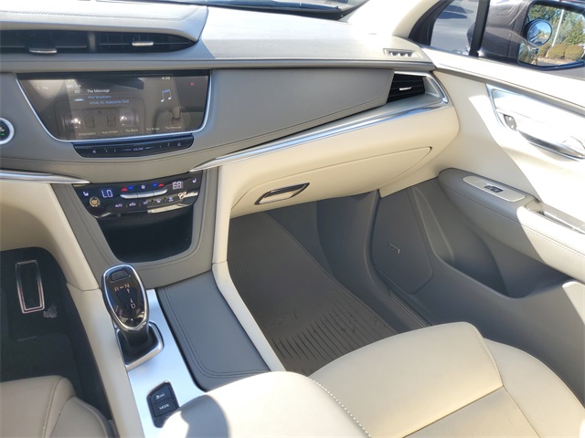 2018 Cadillac XT5 Luxury photo 11