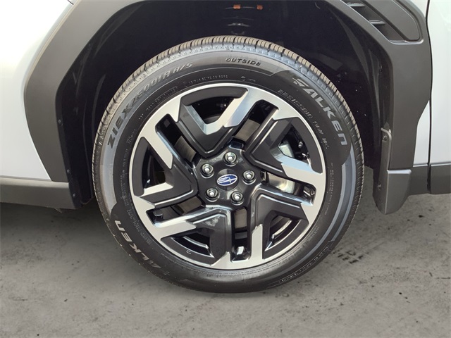 2025 Subaru Forester Premium photo 13