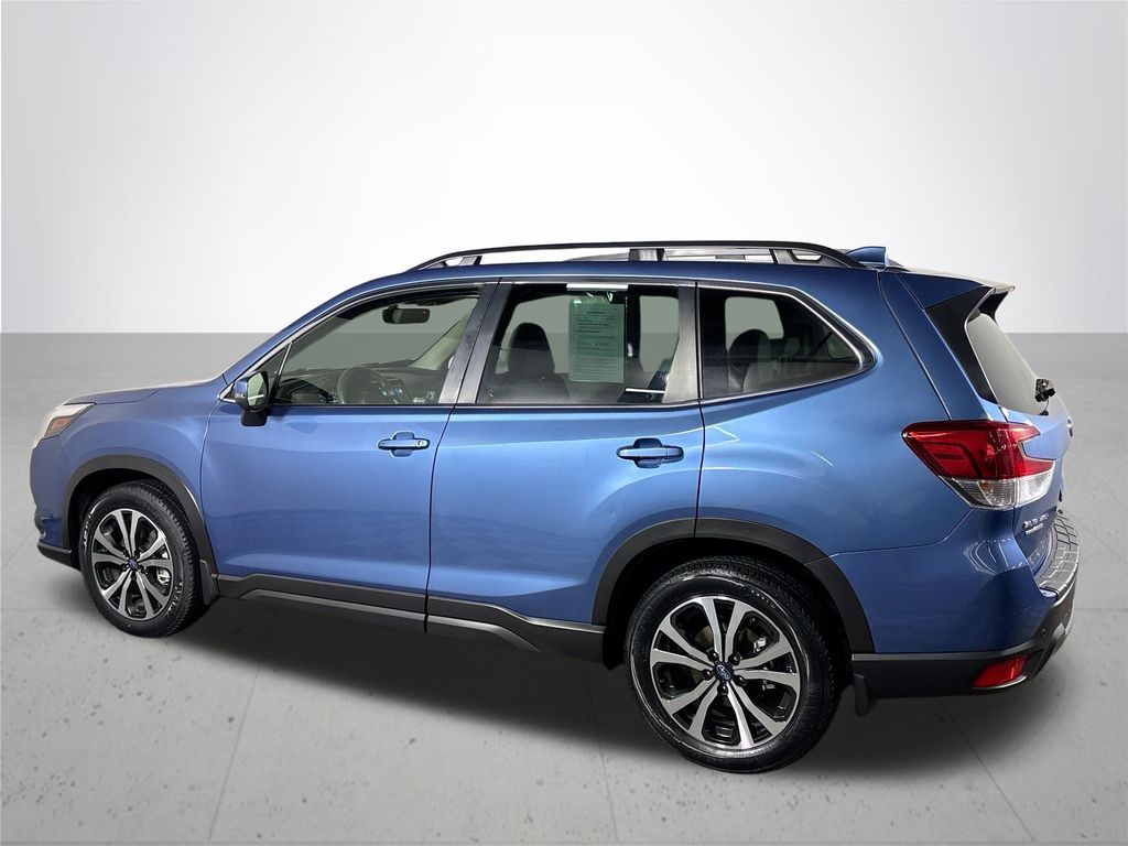 2022 Subaru Forester Limited photo 8