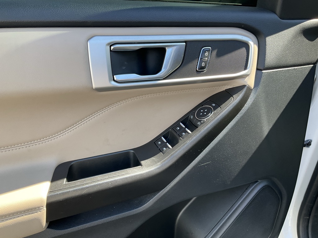 2020 Ford Explorer XLT photo 7