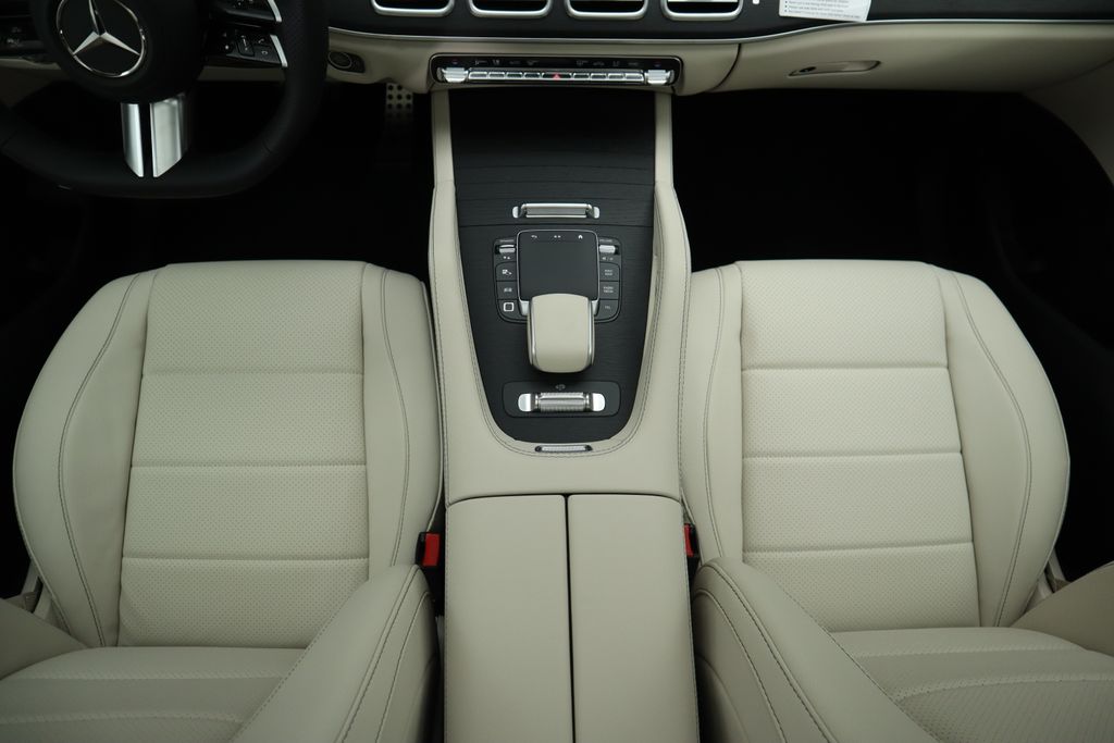 2025 Mercedes Benz GLS 450 4MATIC photo 15