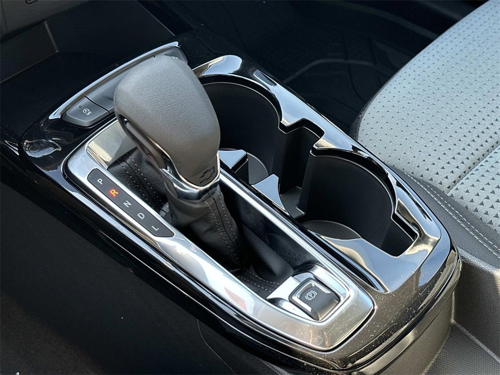 2025 Chevrolet Trax LT photo 22