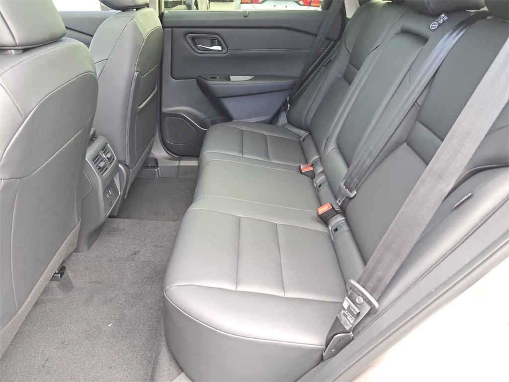 2026 Nissan Rogue SV photo 12