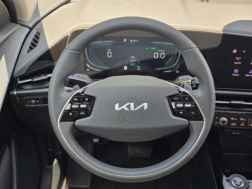 2025 Kia Niro EX photo 7