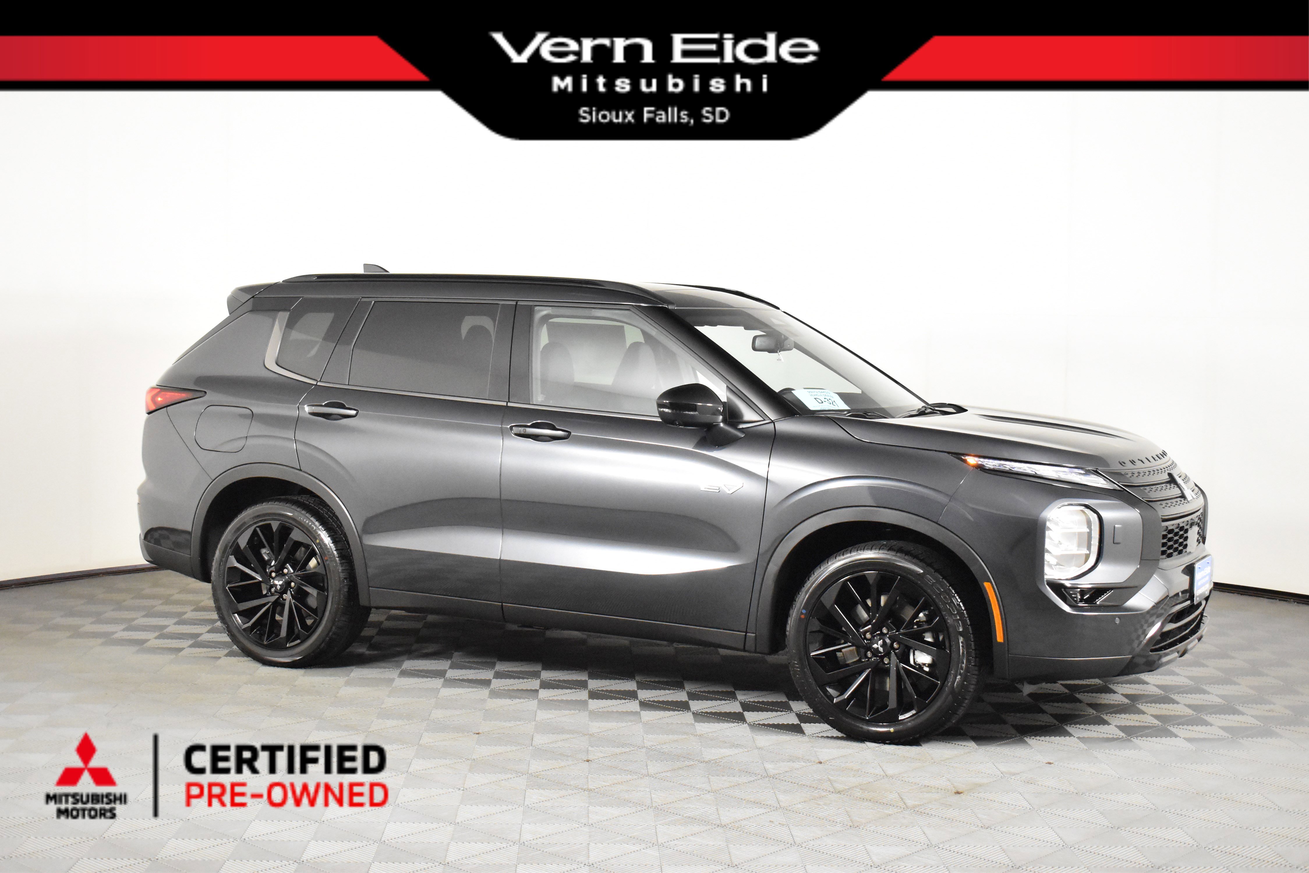 2025 Mitsubishi Outlander Plug-in Hybrid SEL Black Edition's photo