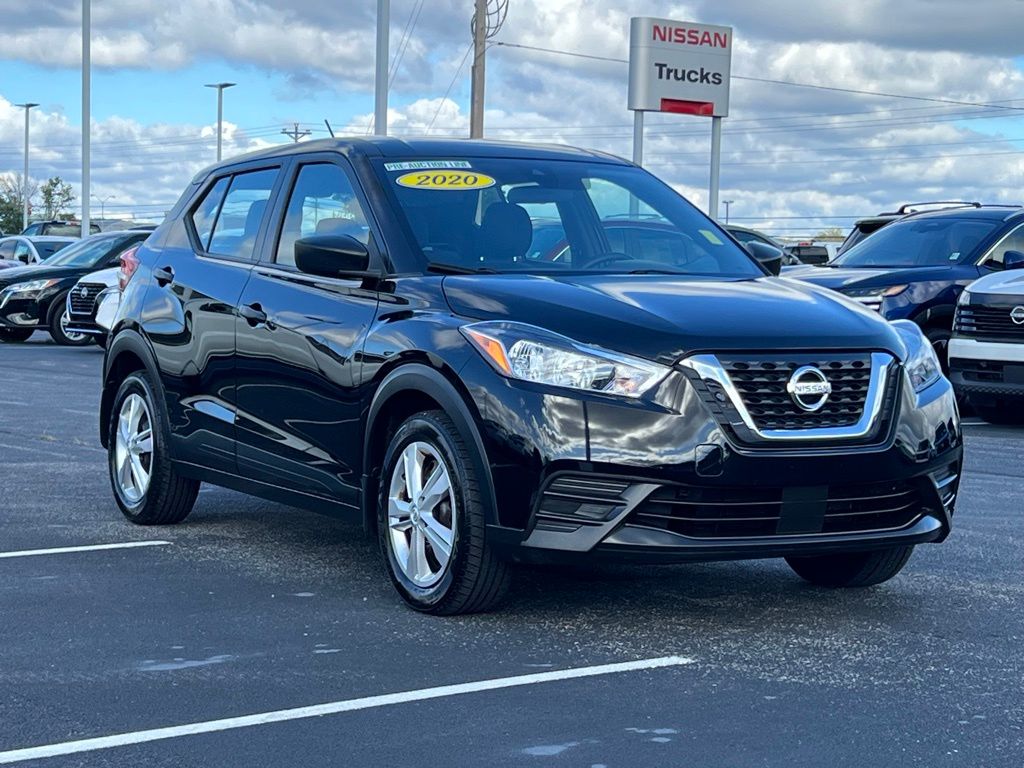 2020 Nissan Kicks S photo 2
