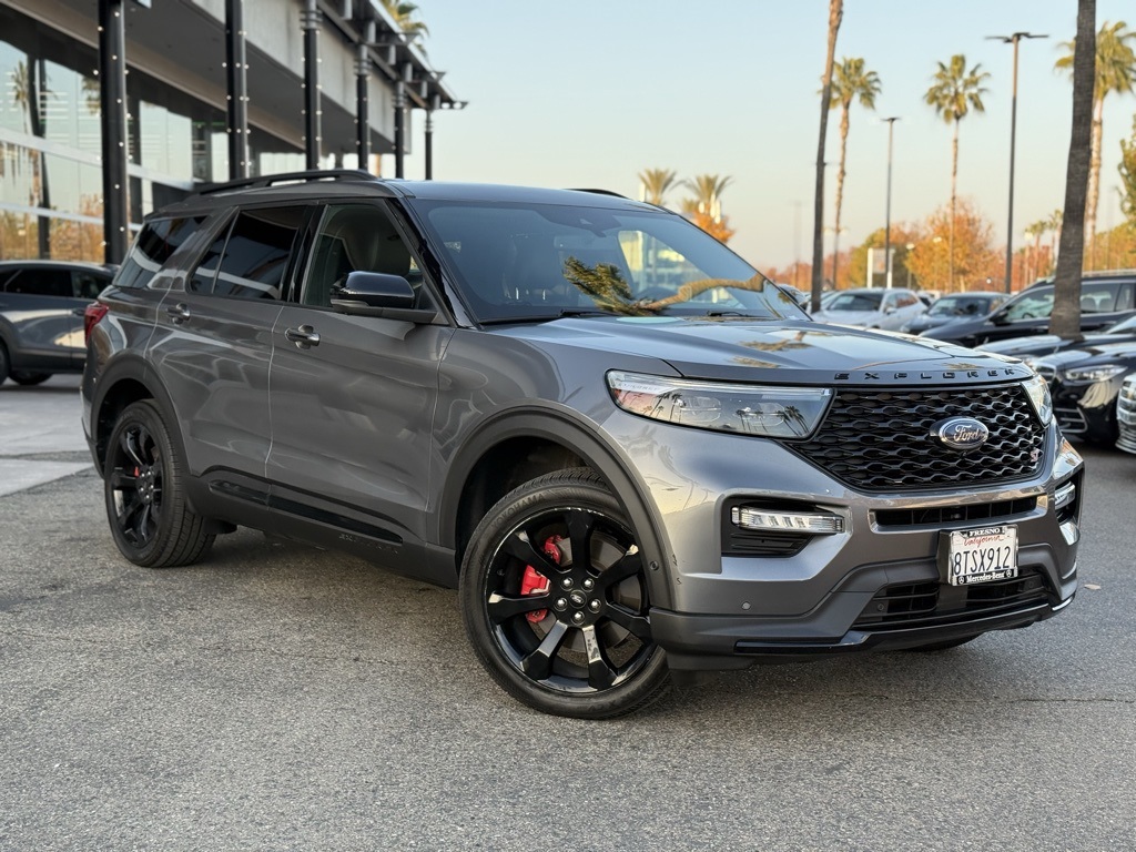 2021 Ford Explorer ST's photo