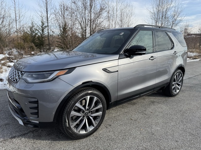 2026 Land Rover Discovery Gemini Edition's photo