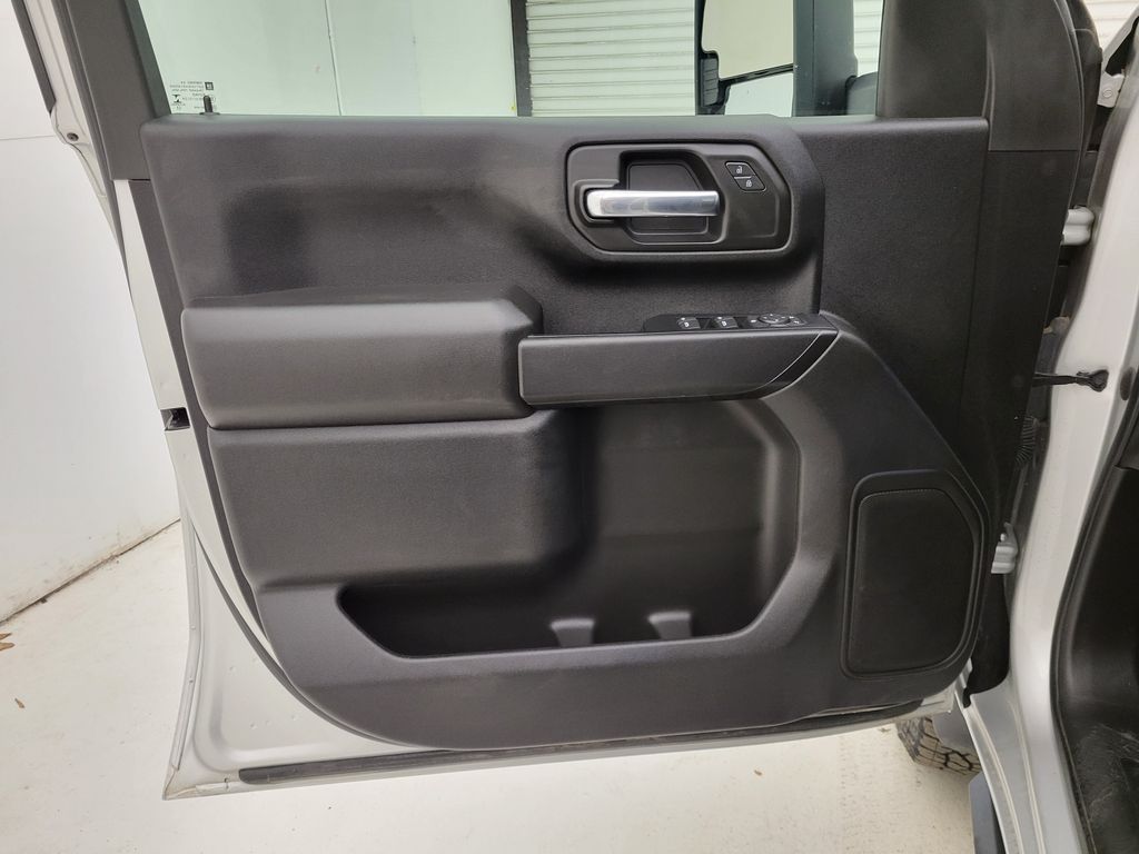 2022 Chevrolet Silverado 2500HD Custom photo 18