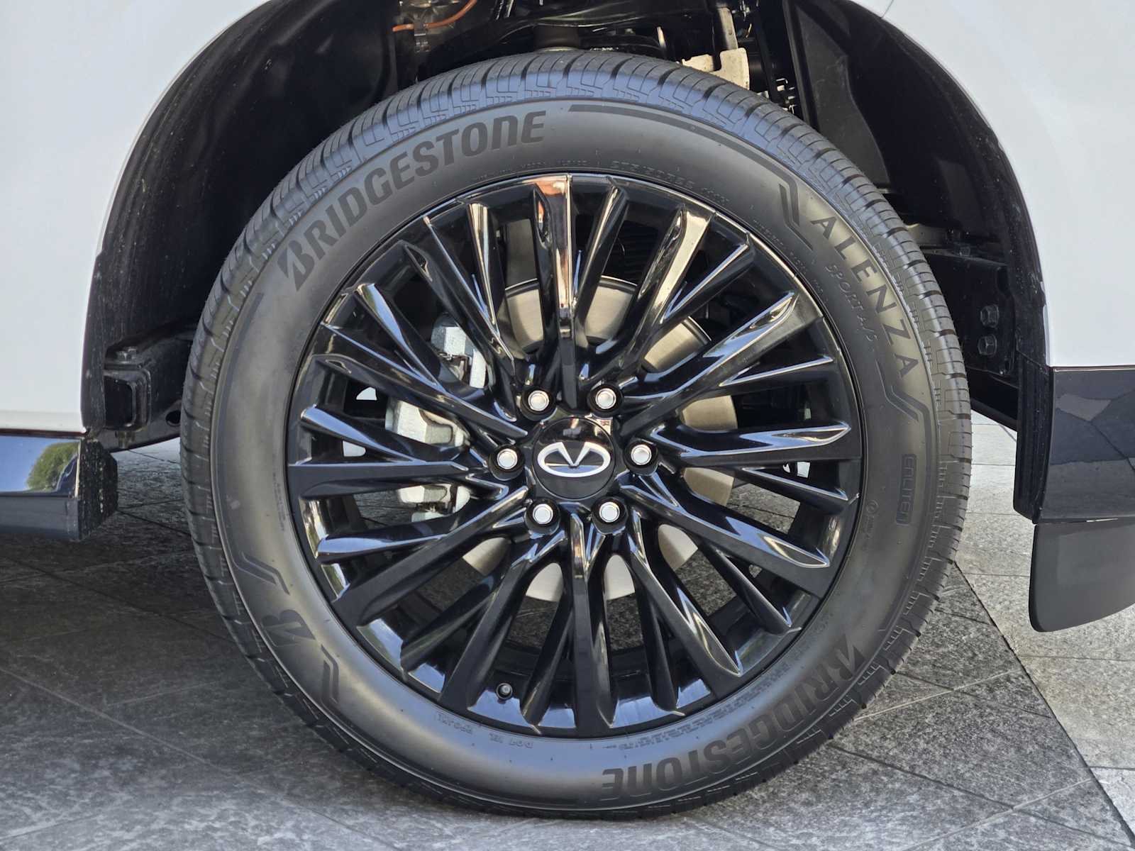 2025 Infiniti QX80 photo 7