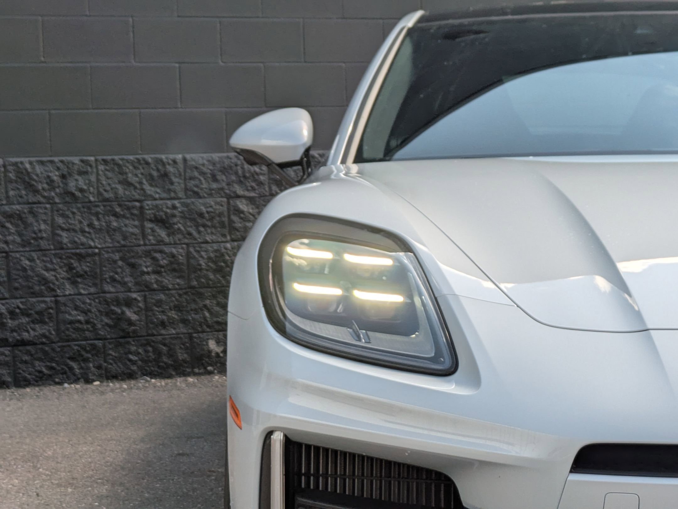 2025 Porsche Panamera 4 photo 12