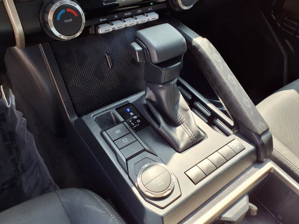 2024 Toyota Tacoma SR5 photo 7