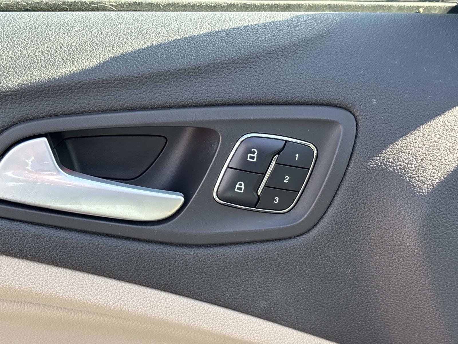 2016 Ford Escape Titanium photo 21