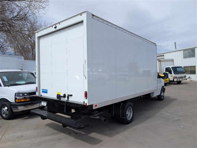 2024 Chevrolet Express Cutaway photo 4